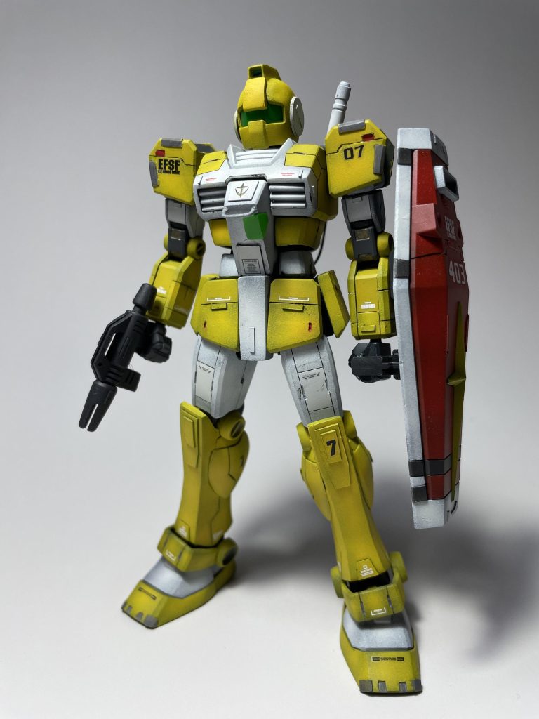 緊急出撃時ジャブロー戦の時とか出撃したりしてたのかなぁきっとビームスプレーガンやシールドはジムのものをそのまま使ってると思ってます。なんかこういう他の機体の武器を一時的の持つの好きなんですよね。