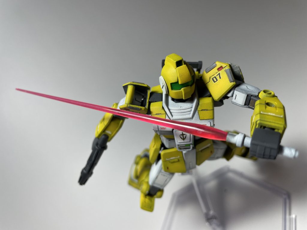 アクション2シールドを捨てて懐へ飛び込む。