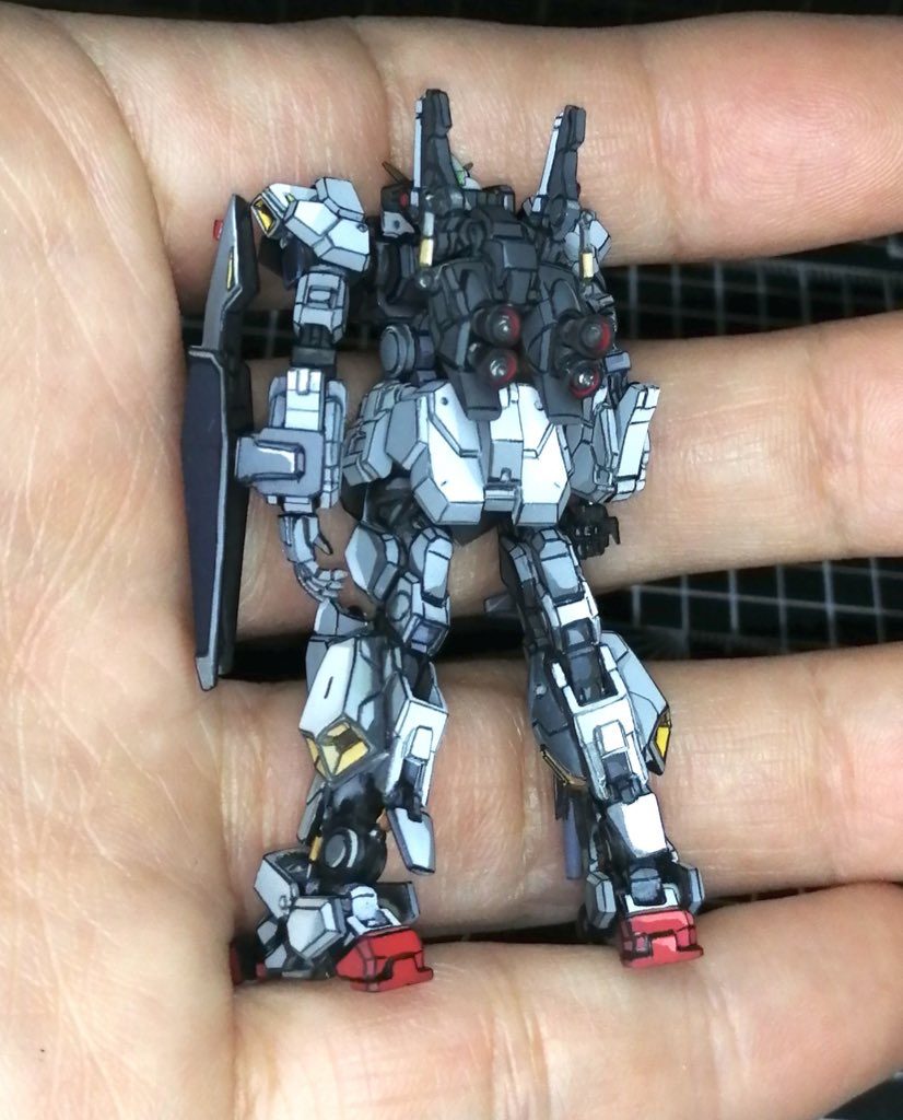 ポーズ固定なのでバックショットくらいしかバリエーションがありません(・・;)