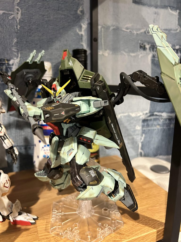 フォビドゥンガンダム–2枚目/制作者：クレイジーピピジュニア