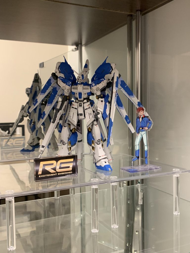 最後は現状の展示で〆。簡単フィニッシュですがご覧いただきありがとうございました。カラーレシピシルバー部:ガンダムマーカーシャインシルバーゴールド部:ガンダムマーカーゴールド腰アーマー裏打ち等:ガンダムマーカーヘビーガンメタリック