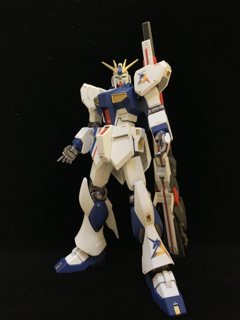 ポーズ固定ではないですが、立像のイメージてで製作しています。