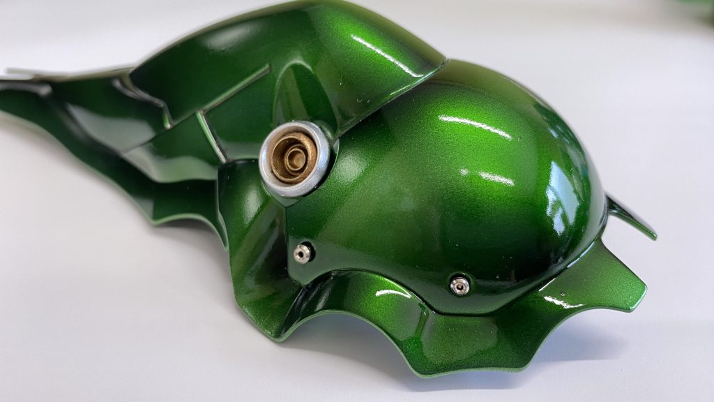 一年振りのキャンディ塗装でした。グラデーションを入れてダークなイメージにしたかったです。このグリーンはサフ➕ブラック➕シルバー➕クリアグリーン8:クリアレッド2➕クリアで仕上げています。