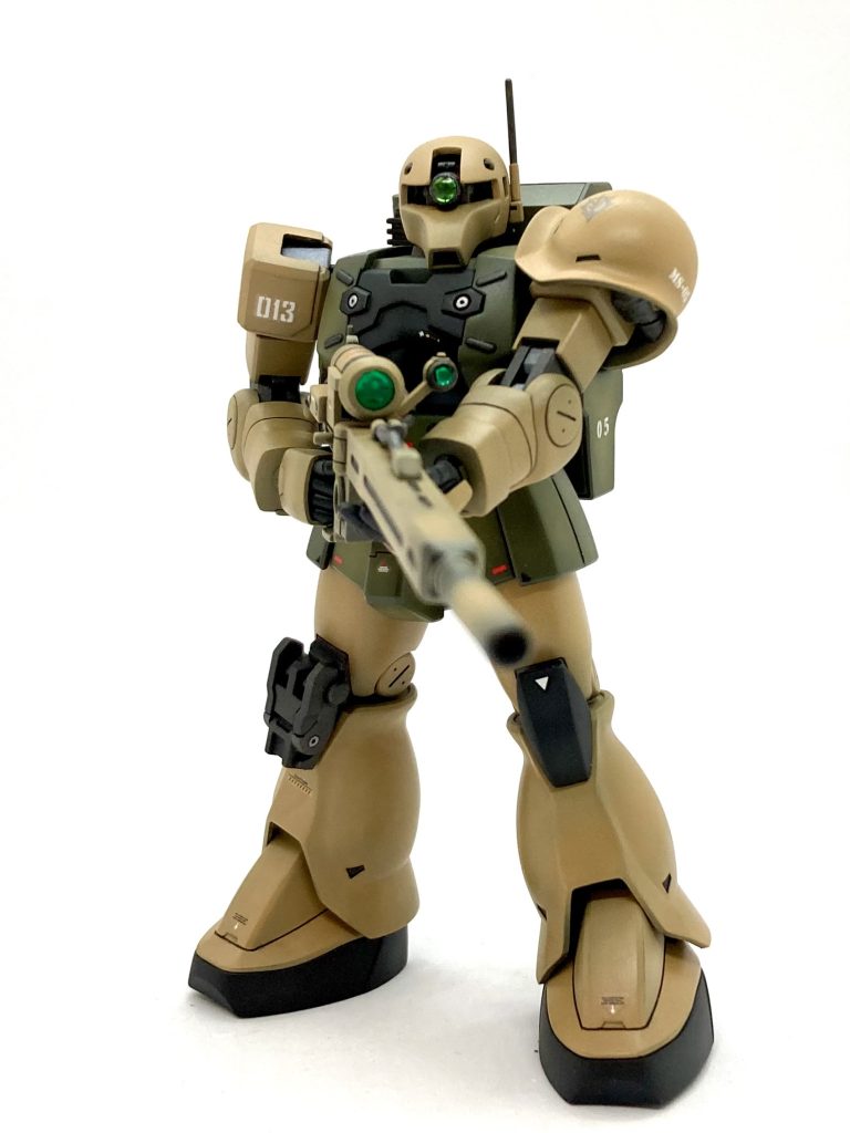 最近のHGは進化し過ぎてて…  パチ組み&トップコートで十分😅  ヘタに手を加えると“個性”は出ても作品としての“質”は低下してしまいがち😢…   かと言って今更、旧キットは敷居が高いし…  この頃のキットくらいがちょうど良くないですか😆?