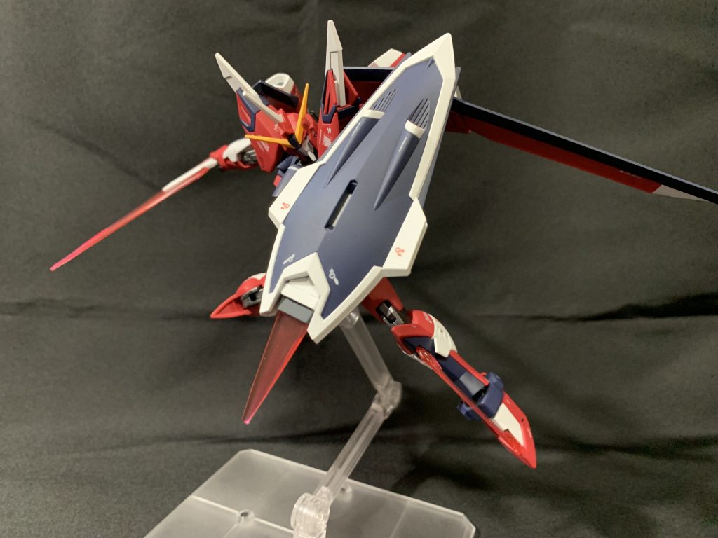 ビームブーメラン二刀流,ビーム重斬脚でポージング。