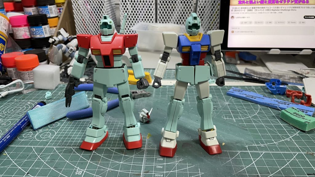 並べるとやっぱりバランス悪し。