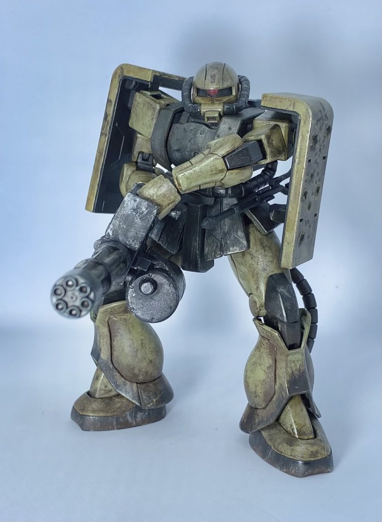 このガトリングガンは素人ながら自作しました!(けれどちょくちょくガトリングガンがザクの手から落ちたりします笑)