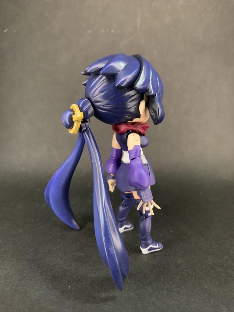 後ろ髪パーツのおかげで自立可能になりました。