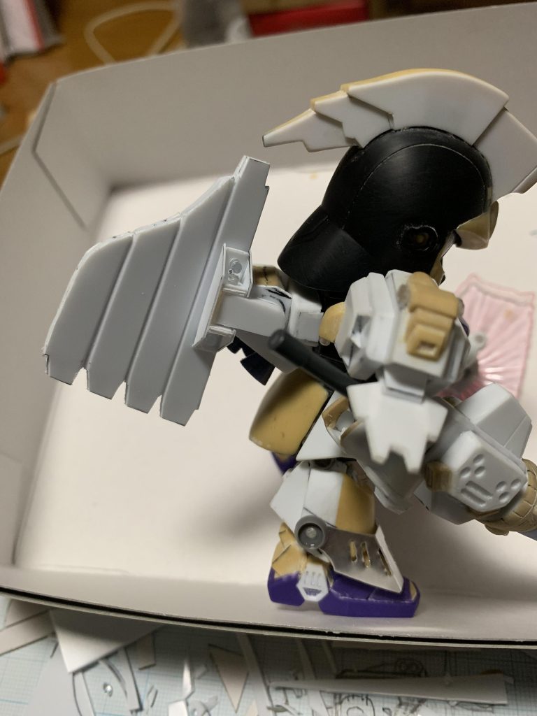 羽根パーツを作っているところです。