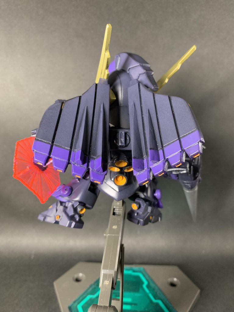 背中の羽根はプラ板で自作