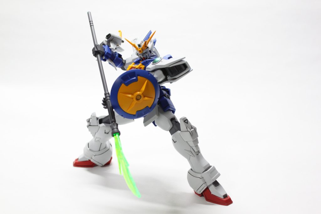 ポージング１ビームグレイブを構えて