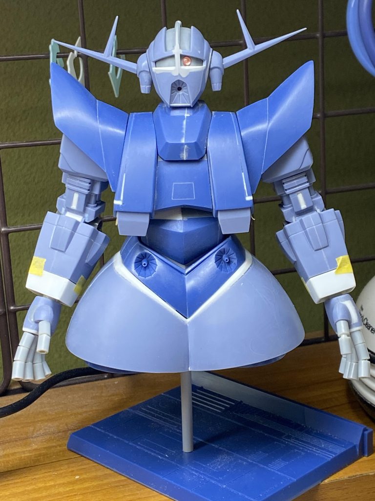 フェイス部はモノアイレールを1㎜程上げ面長感が出る様修正しました。