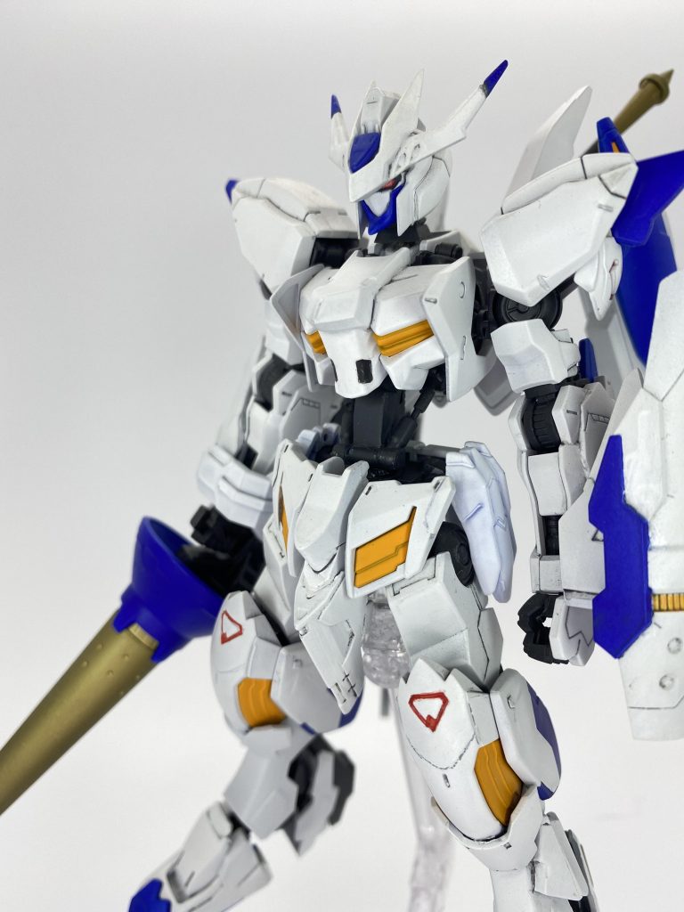 アンテナやフロントアーマー、脚部をルプスレクスに交換してます。