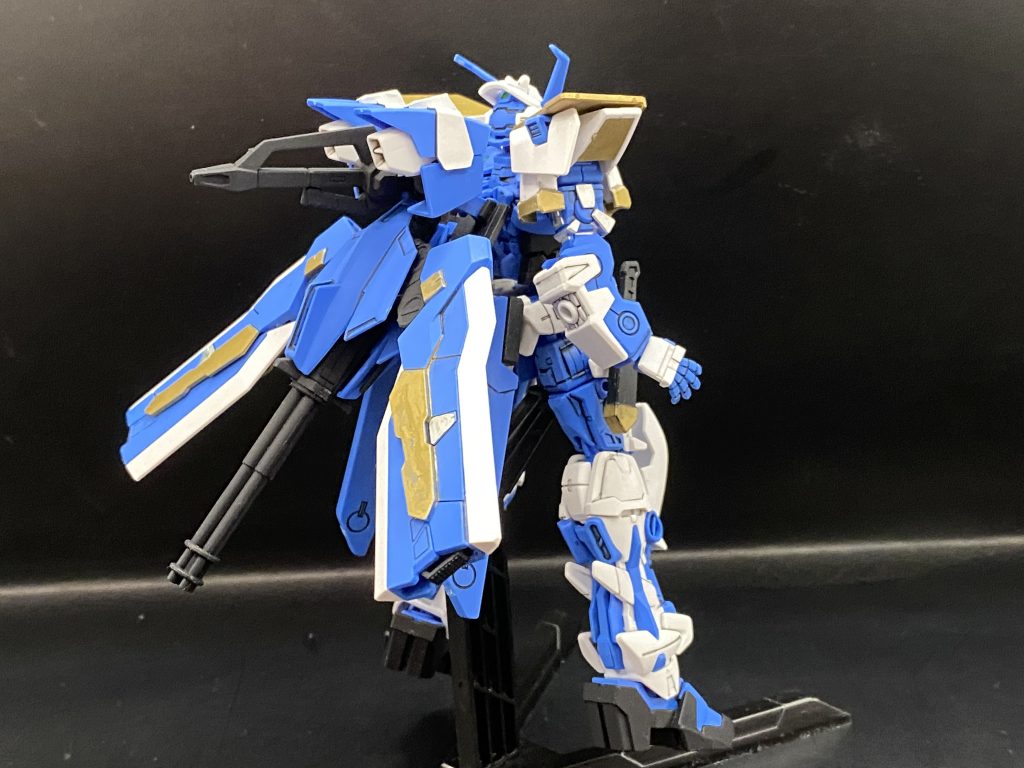 全身を前後からやはりタクティカルアームズがかなりド派手になっているのでバックショットでも寂しさはなくだいぶ盛られています。