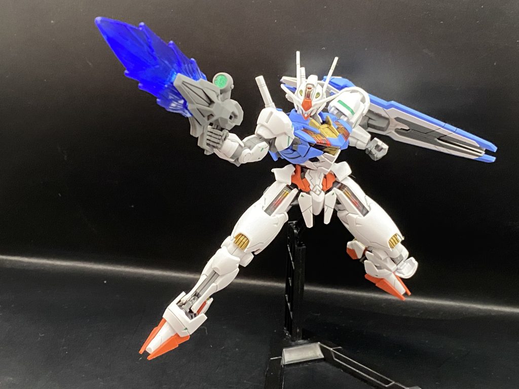 ビームの発射エフェクトっぽくてついつけてしまいます。SEED撃ちっぽいポーズはかっこよくポーズを撮りたい時にやりがちですがかっこよく決まるのでしょうがないです。