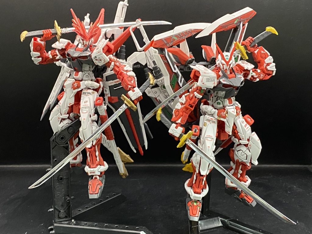 そしてレッドドラゴンと一緒にポーズ。部分塗装で各部にルミナスグリーン追加したりタクティカルアームズをPG風に塗装したりしました。バンダイから出てるキットではないためか接続軸や各部の薄いところが最初から少し白化してたりと不満点もありましたがディテール含めて良いキットでした。願わくばバンダイから正式なキットが出てくれることを祈ります