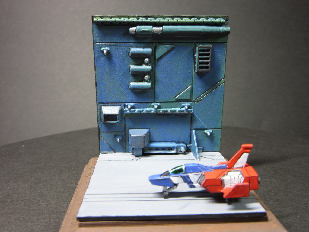 イメージとしては、劇中、アムロが敵のジオンの占領地を飛び越えて味方にコンタクトを取るためにコアファイターで出撃するなんてシーンのつもりで制作してみました。