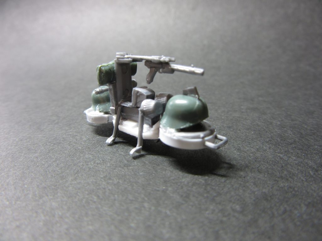 あり合わせで作ったワッパでしたが、どうでしょう。見えますか?ワッパに。いろんなものを組み合わせて想像する。。模型作りは本当に楽しいですね。ではまた。