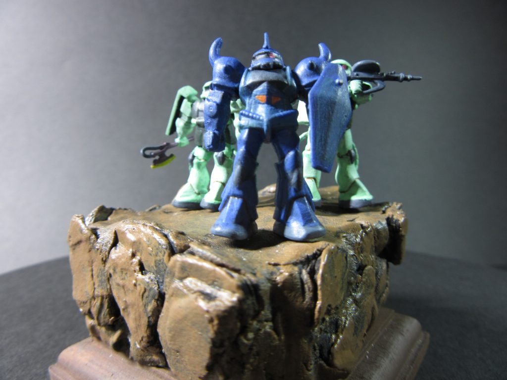 ランバラルがガルマの仇討ち隊として地球に降下して初めてWB隊の前に姿を現したシーンをイメージしています。