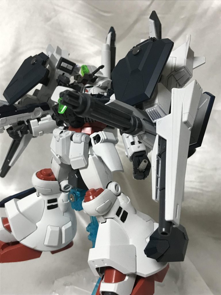 バインダーを下げてもマシンキャノンのみ展開可能です。