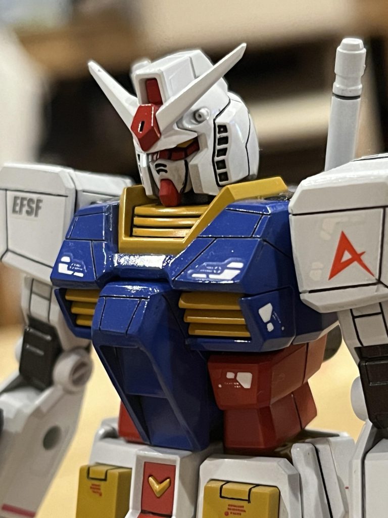 塗料は全てグレーサフを吹き、白→ホワイト、赤→シャインレッド、青→コバルトブルー、黄→オレンジイエロー、フレーム&ライフル→黒鉄色ですです