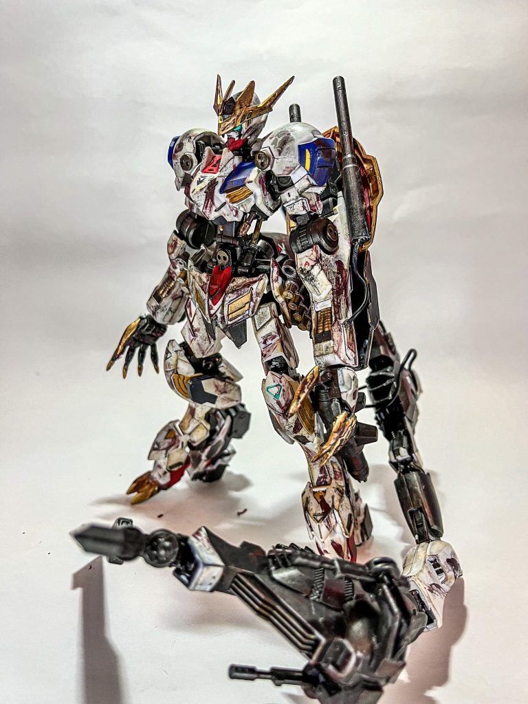 胴体と脚の関節は延長し全体のフォルムを大きく出来たと思います