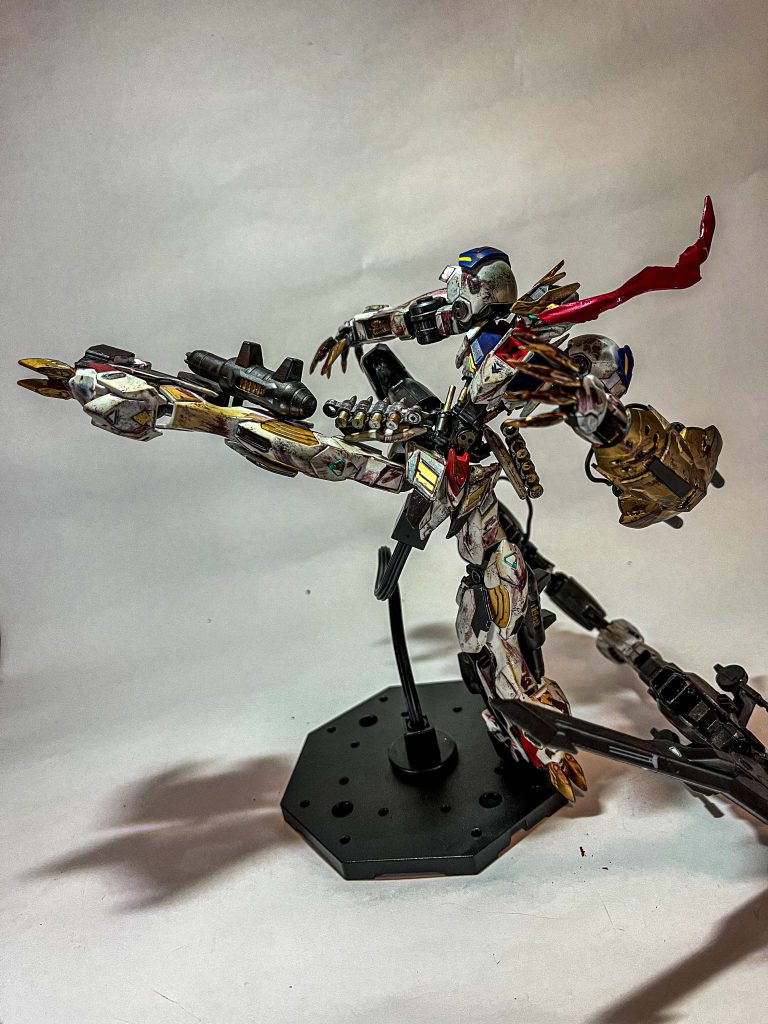 腕の盾以外は取り外し可能で本来の姿も楽しめるようにしました