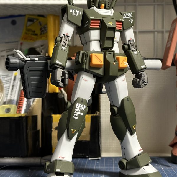 ＭＧガンダムフルアーマータイプの中の人のＭＧガンダムＲＸ-７８-１(Ver.2.0)です。マーキングはここまでにします。、、、つーか、あまり中の人をやりすぎると、外装アーマーのマーキングのバランスが難しくなりそうです。（3枚目）