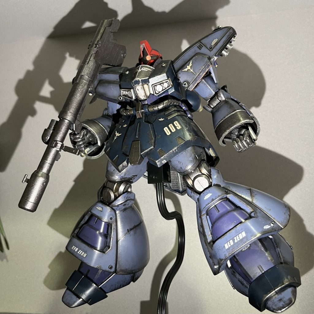 ドム系のガンプラに外れ無し、という言葉を耳にした事がありますがやっぱりカッコいいですね。素体が素晴らしいので作っていてすごく楽しい機体でした。