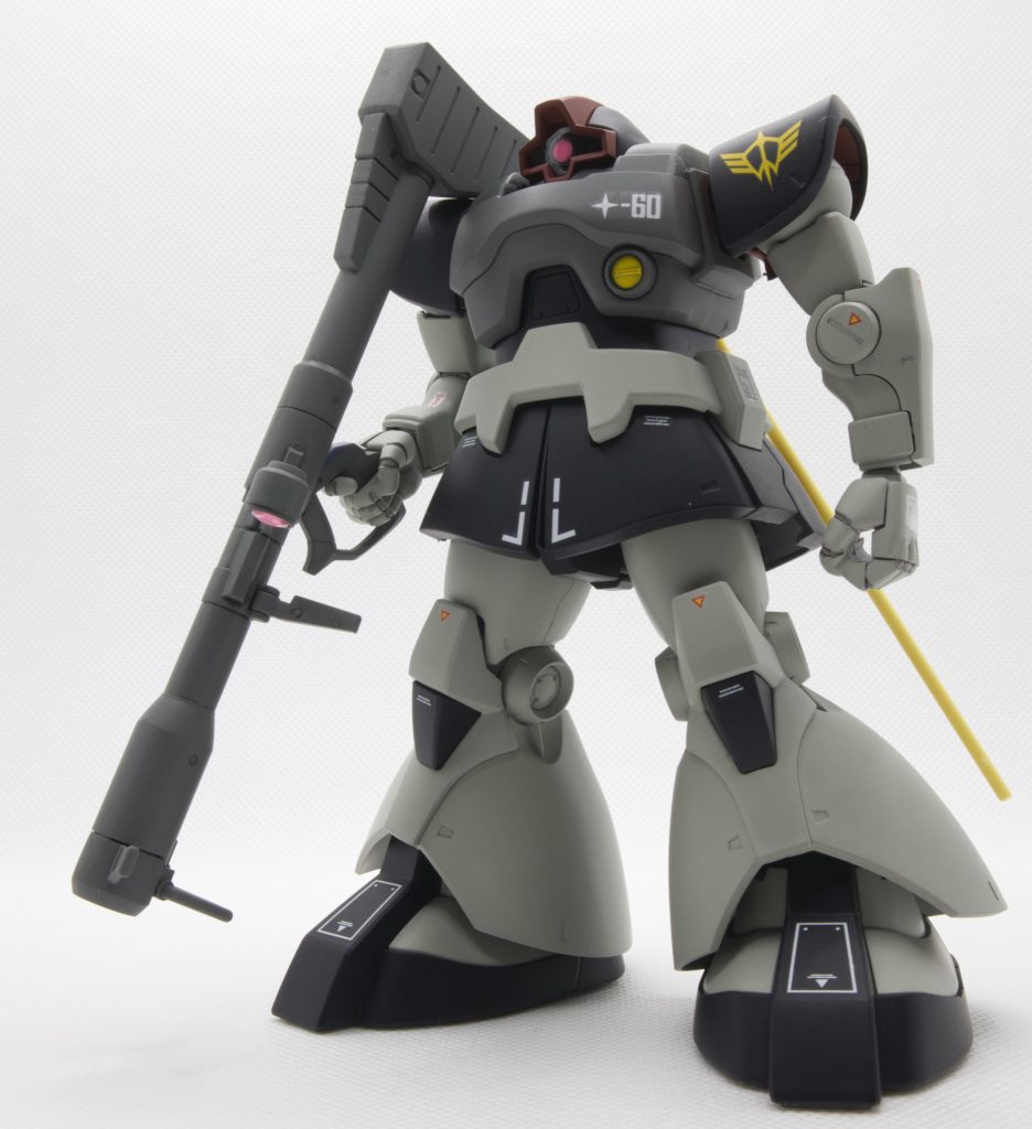 頭部の位置をちょっと変更したのとパープル部分をグレーにした位で特にいじってません。