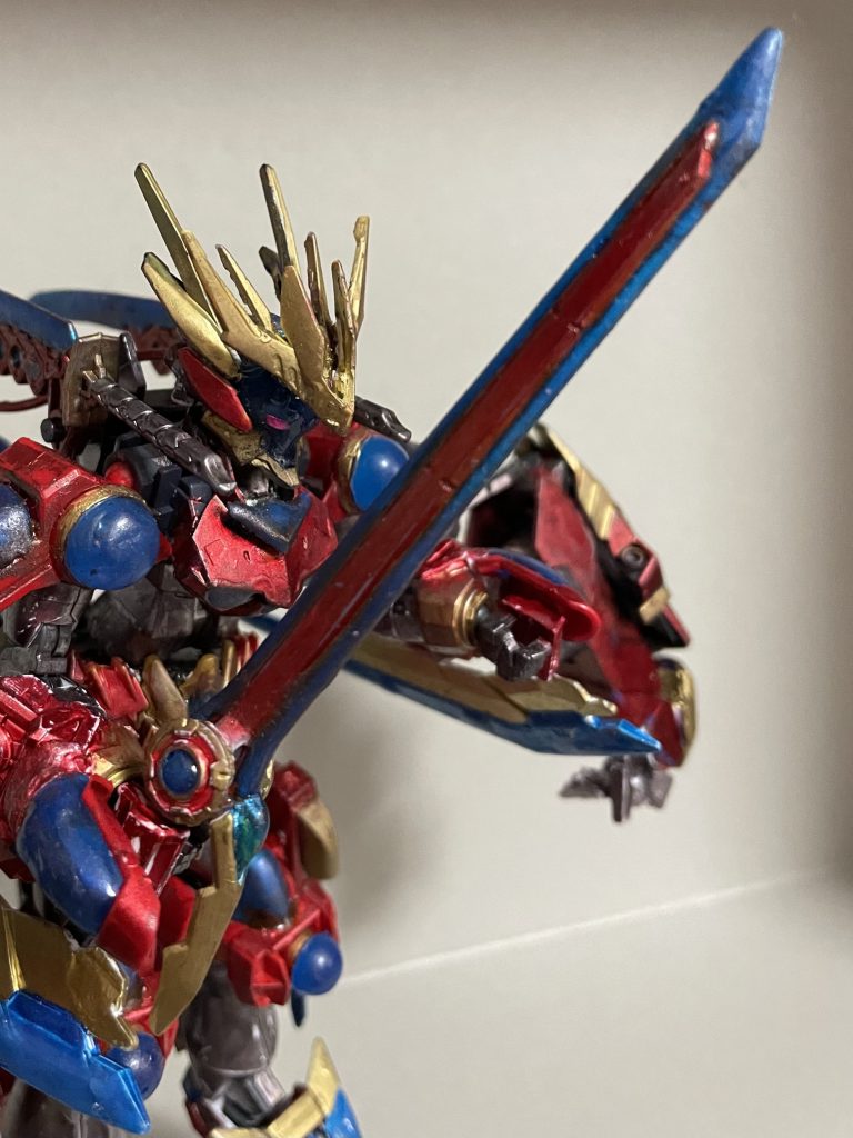 次の武装は片手剣です。腰から抜刀し、相手を一刀両断します。