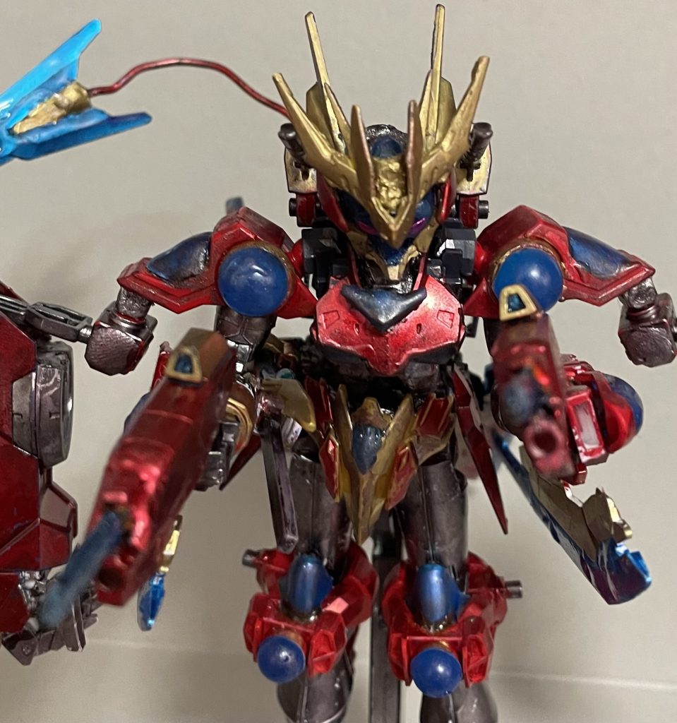 次は両手ブレードガンです。遠距離の敵に対して、相手に風穴をあけます。ブレードも付いてるので、急に近づいてきた相手にも切りつけれます。