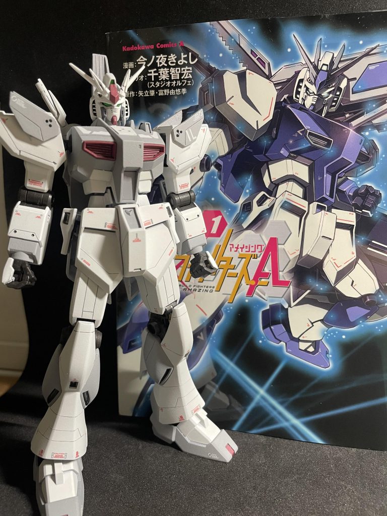 お気づきの方もいらっしゃるかもしれませんが今回のニューガンダムはビルドファイターズ外伝のヴレイブを参考にして作成しました。ユウキ•タツヤが齢7歳で内部フレームまで作り込んだニューガンダムという設定のヴレイブ。バケモノかな?どうなってんだあの世界のビルダーは(zaku-kao10)まぁ自分なりのνを作れたので満足です。閲覧ありがとうございました。コメントいいねなどしていただけるととても励みになります。ではまた(renpou_emb)