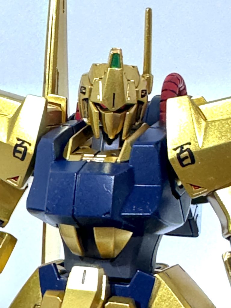 見づらいですがツインアイにしてあります。