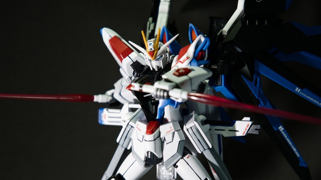 サーベルを構えて