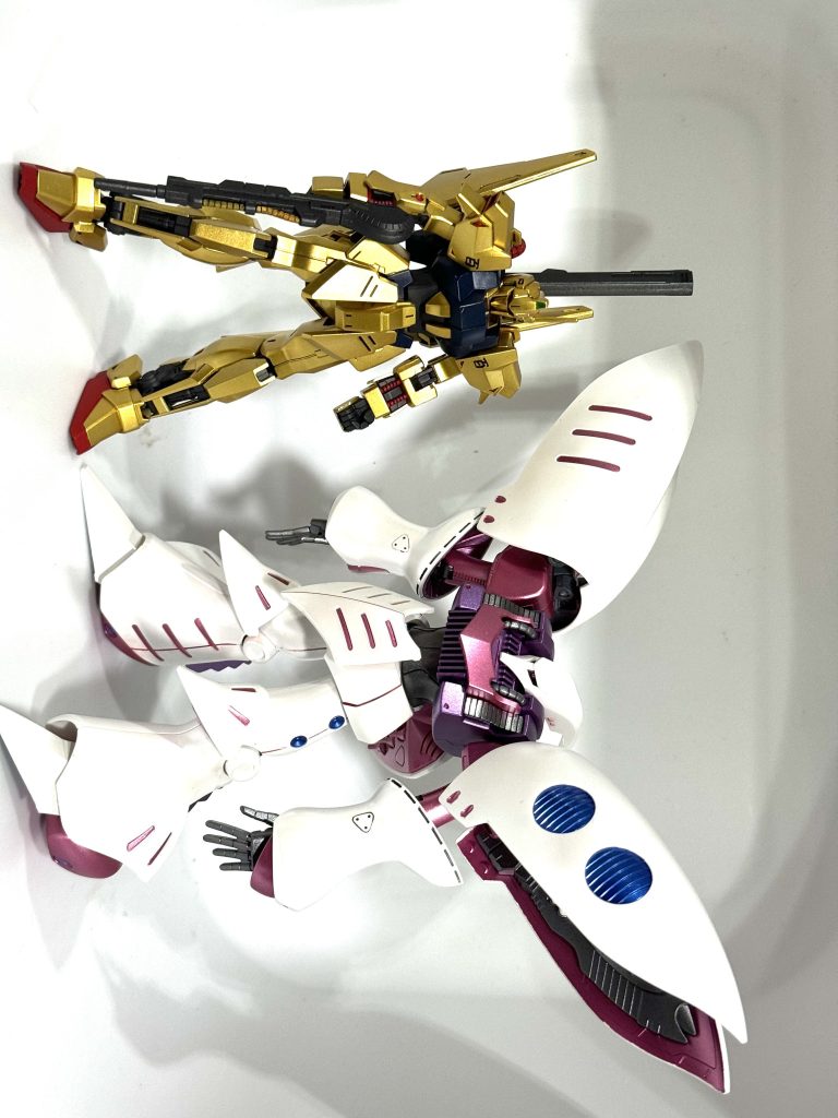 以前作ったキュベレイと一緒に撮影がてらちょいシャアvsハマーンを