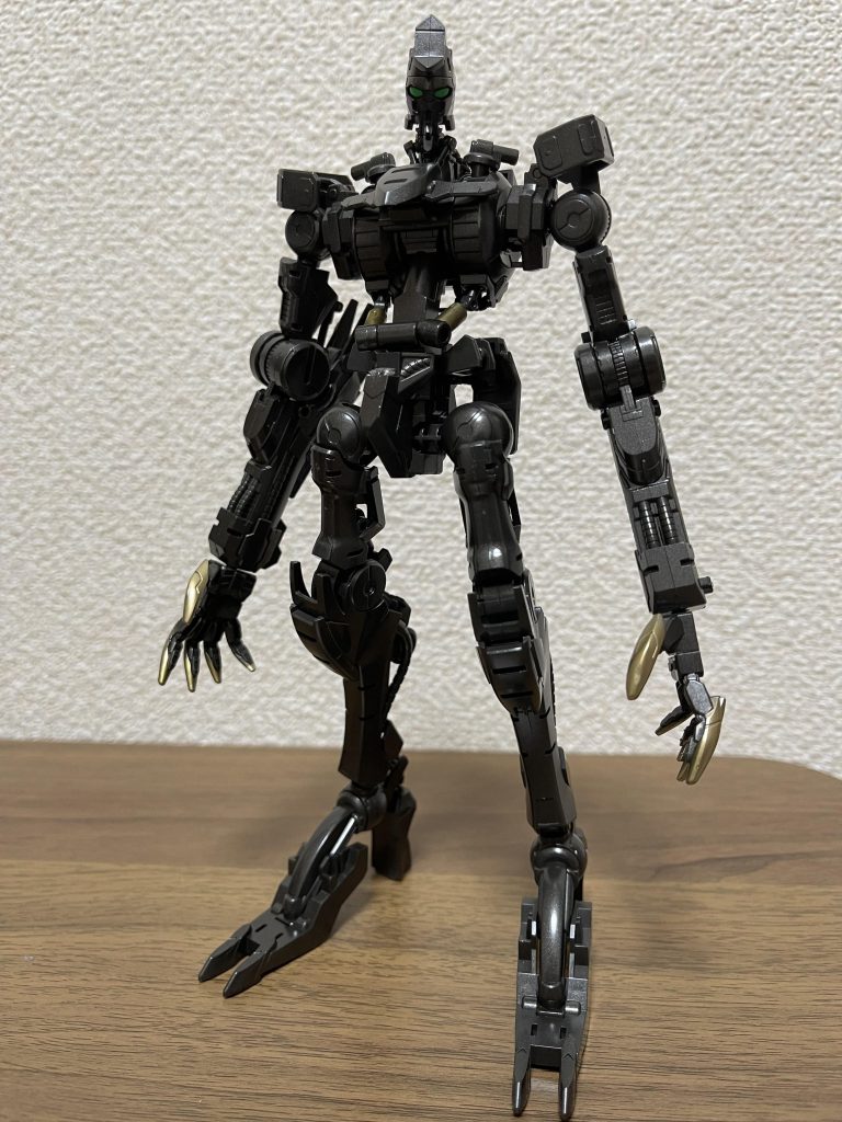 キ「これがフレームです。見てください!全然綺麗な状態でフレームを入手出来たんです。これ使ってラゴゥを作成しました!」バ「なあおい、これやっぱ使っちゃマズイ機体じゃないのか!?これ確か阿頼や・・」キ「それ以上はダメです!」