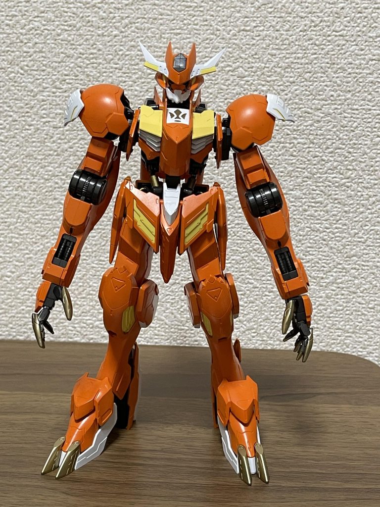 キ「元々人型のフレームだったので、人型形態へトランスフォーム出来ます!」バ「それはもうラゴゥではないんだよなぁー、まあカッコいいとは思うがな。」