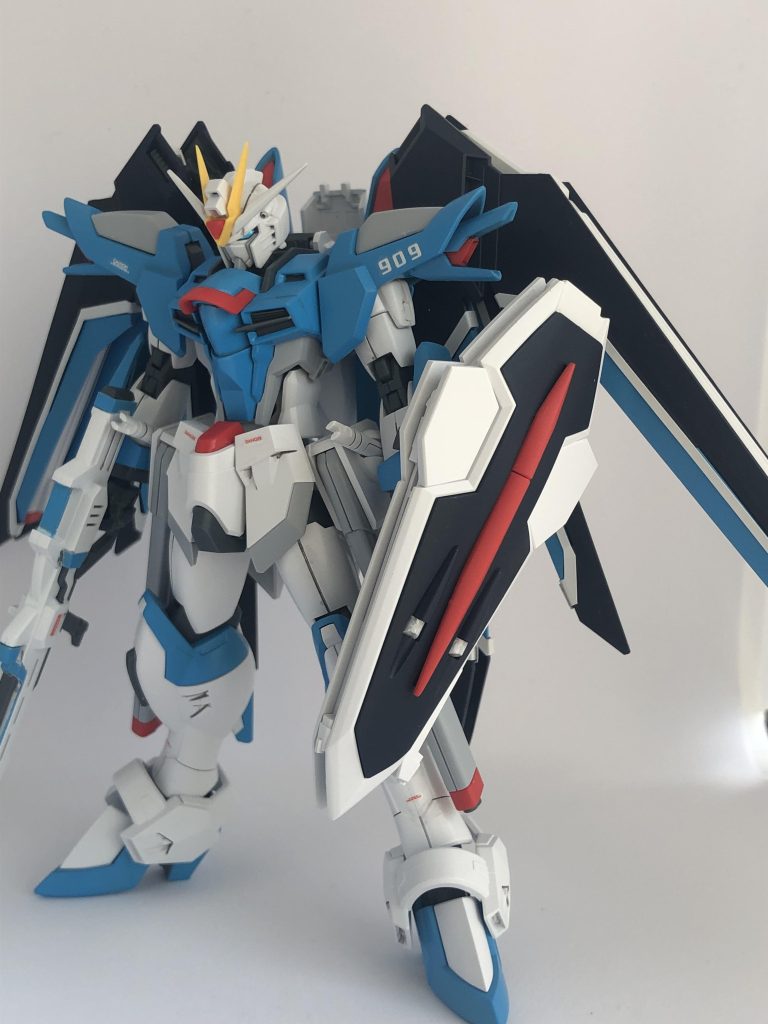 以上です。普段の仕上げでは、元の色から他のカラーへ変更することが多いですが、今回は劇中のカラーに寄せました。満足に仕上げることができて良かったです。