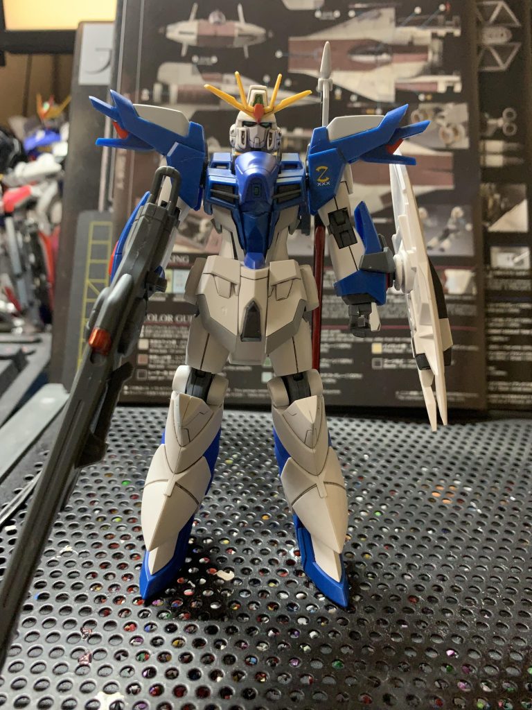 武装はレールガンとルドラから強奪した対艦刀