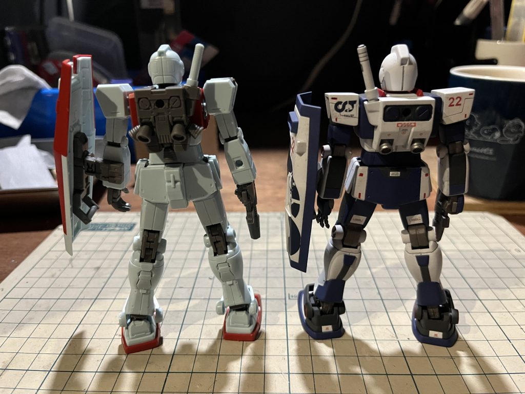 全体的に情報量が増えて、合わせ目なんかも出にくい位置になっていて少なくなってます。