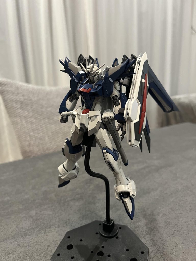 基本塗装完了パーツ分割が素晴らしいのでマスキング塗装は無しです(ウィングのラインはどうしようか迷いましたがそのままでもカッコいいのでやめました)