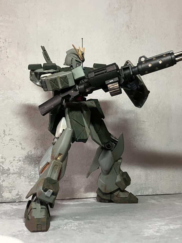 陸戦型のイメージは「近藤版νガンダム」になりますただ、それに引っ張られないように自分なりの解釈で装甲を付けたりしましたスタイルの変更はしていませんそこまで手を出したらフェスに間に合わないと思ったので