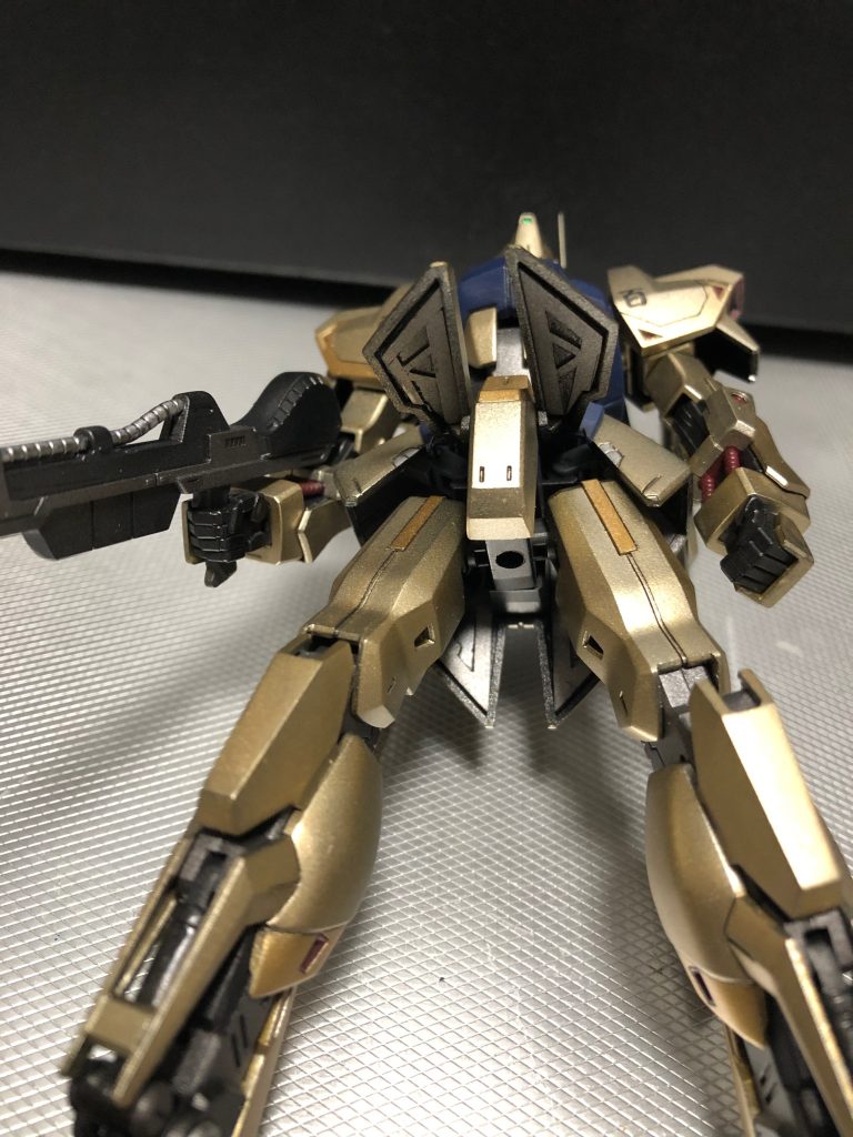 スカートの裏側も四苦八苦しながら制作&塗り分けを。見えにくい所もちゃんとやろうと…思ったのですが、本当に見えにくいです。完全に自己満足…でも、次回もこれはやりたいと思います。