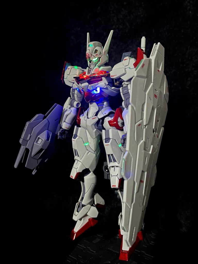 腹部に青LEDを使った事でカラフルになってしまいました。