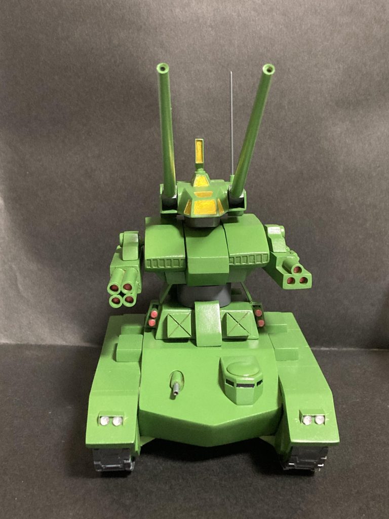 ベースのキットはHGUCガンタンク、関節にボールデンアームズとライフルカノン砲の基部にパワードアームズパワーダーを使用。それ以外は全部プラ板とパテによるものです( ˙꒳˙ )