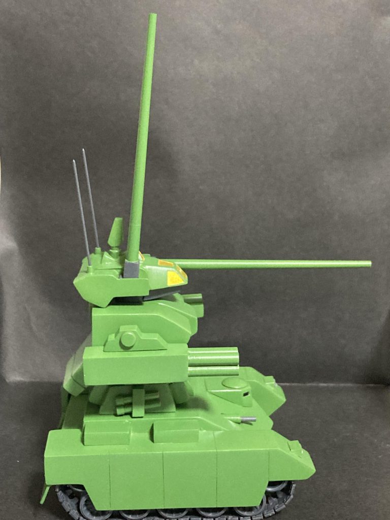 カノン砲の仰角は90度。