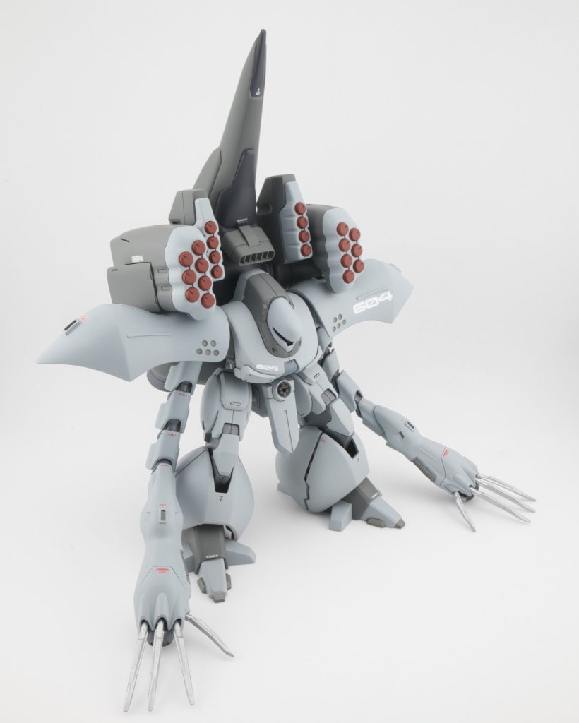 左腕をマルっと紛失してしまい、ジャンク品で手に入れようと探してたけど見つかんなかったのでハイゴッグの腕を付けてみました。 