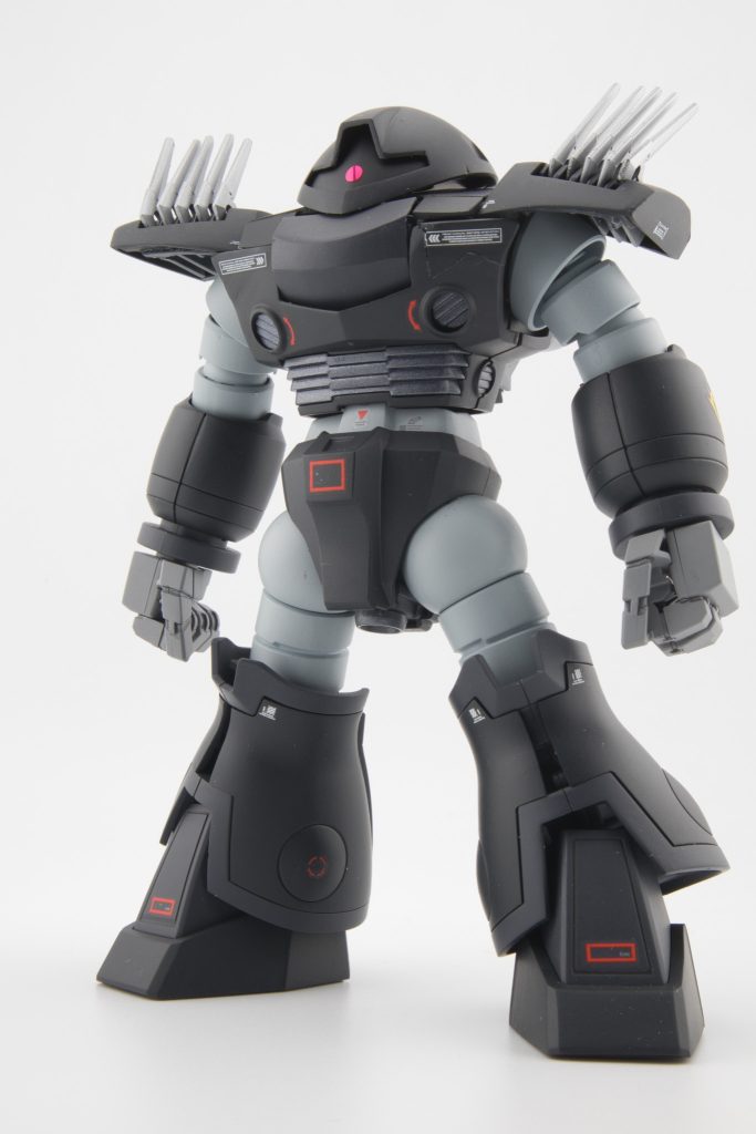 なんかまあ普通のロボットって感じです。ずいぶん前に作ってなんかイマイチだなと思ってしまってあったのを引っ張り出してきました。よくみたら左胸破損してました。