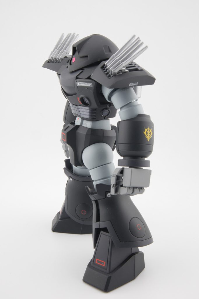 腰のボールジョイントが全然機能してなかったので軸を伸ばして機能するようにしました。